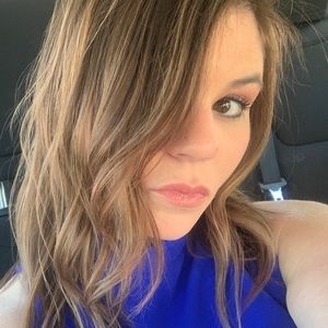 Meet your Posher, Leigh